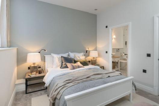 One Navy, Bath Apartman Kültér fotó