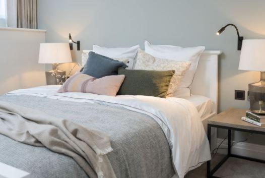 One Navy, Bath Apartman Kültér fotó